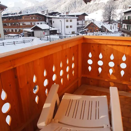 Ciasa Giorgina Appartement Pozza di Fassa Buitenkant foto