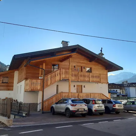 Ciasa Giorgina Appartement Pozza di Fassa Buitenkant foto